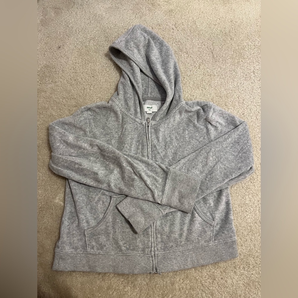 AERIE zip up hoodie barely worn!!! Size medium!!